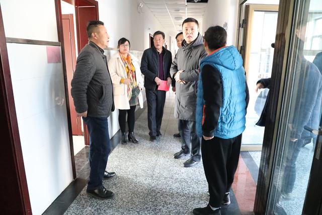 密云区太师屯镇领导到敬老院开展春节前慰问活动