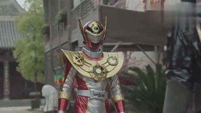 巨神战击队超星战卫和黑暗鲁修迪打的昏天暗地