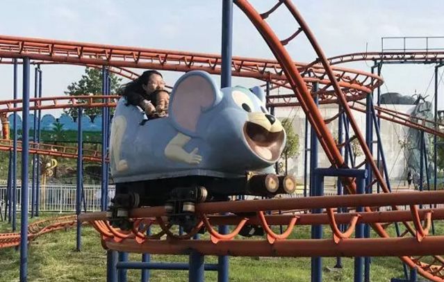 丛林飞鼠——错综复杂的轨道和疾驰的小老鼠,小朋友最爱的类过山车