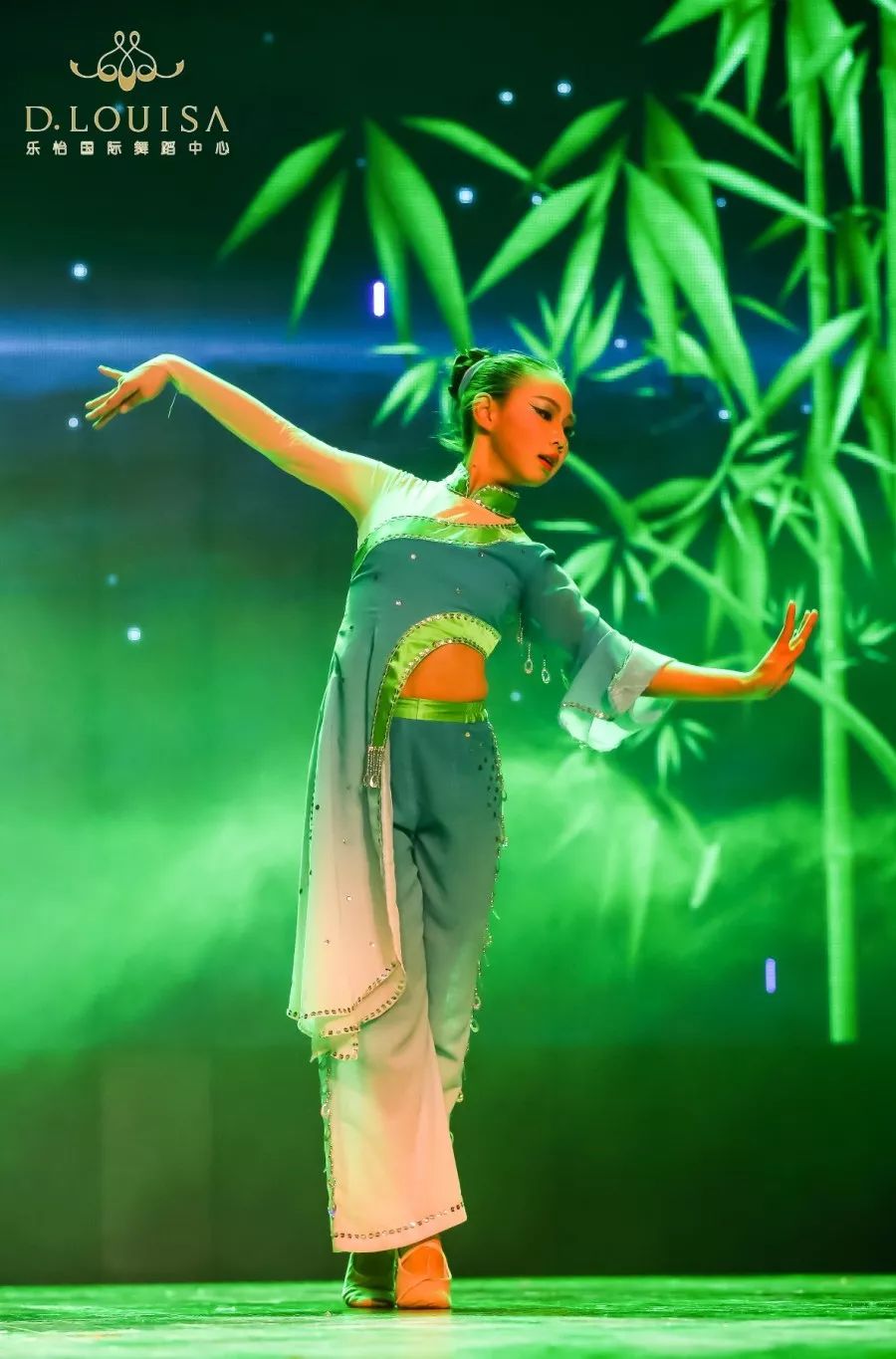 乐怡舞蹈2020年舞韵飞扬独舞专场完美谢幕