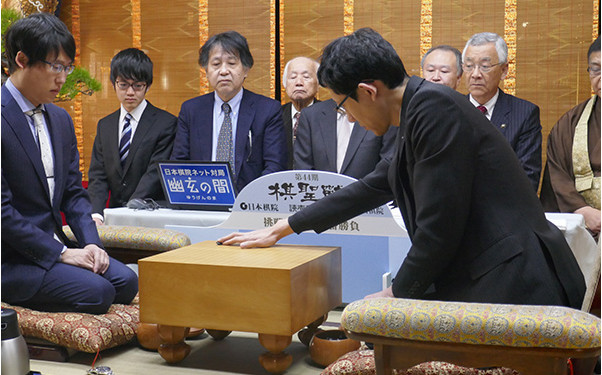 日本棋圣战第2局浪打船未翻井山再下一城