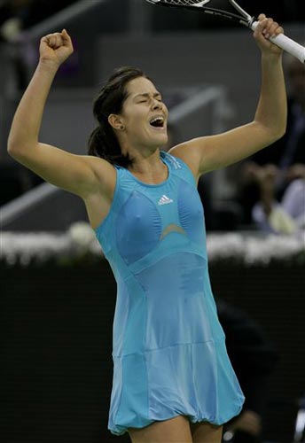 选择足球队长当老公_伊万诺维奇