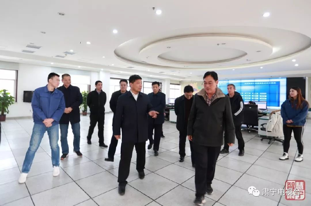 县委书记颜世东到各部门单位看望慰问一线干部职工