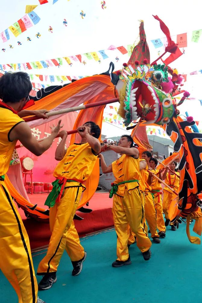看舞狮舞龙三汇彩亭升华广场带你寻找儿时的年味儿