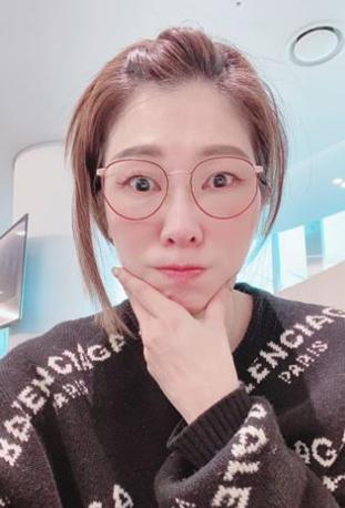 知名女艺人官宣被求婚,炸鸡店晒出婚戒大秀甜蜜_林睿君