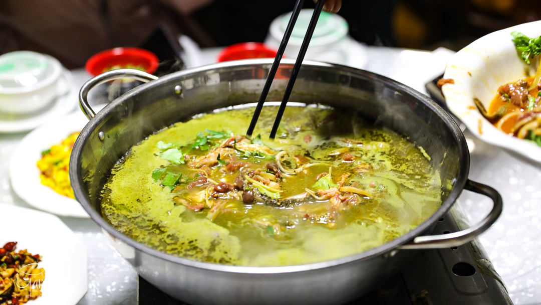 原创 贵州奇汤"牛瘪汤"成为过年的待客上品,体验苗家风情必备