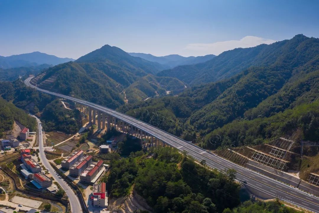 今天永杭高速通车武平去永定仅需50分钟航拍视频组图