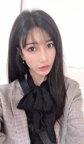 徐峥捧她几次都捧不火,推给黄渤后,一次就让她爆火_凯迪