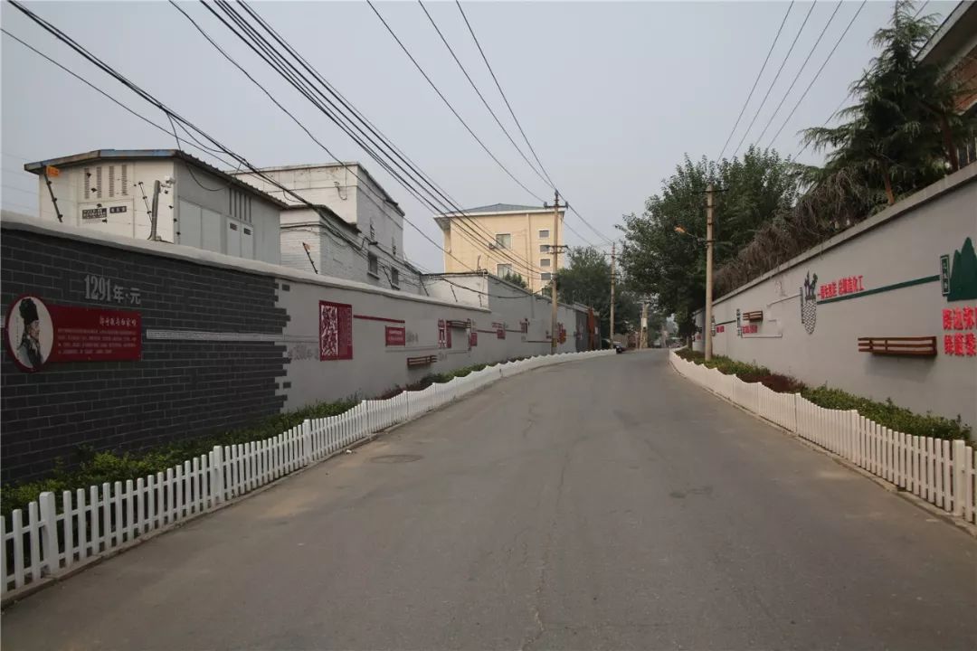 聚焦内外兼修建设宜居新乡村温泉镇两村人居环境整治显成效