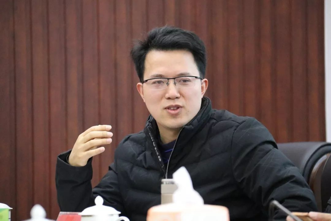 熊敏剑向与会的"中国好人"转达了县委县政府主要领导的新春祝福,并