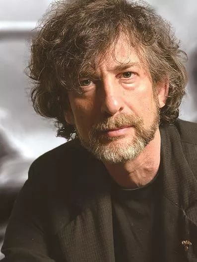 尼尔·盖曼幻想文学大师,《睡魔》作者尼尔·盖曼尼尔·盖曼更感慨地