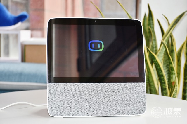 智慧家庭的一扇窗小度在家智能屏x8