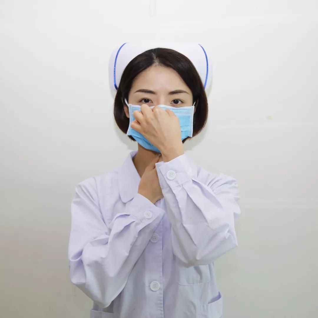 护士洗手戴口罩图片