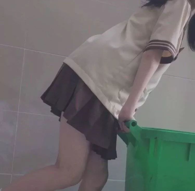 头像此间少年不负年少