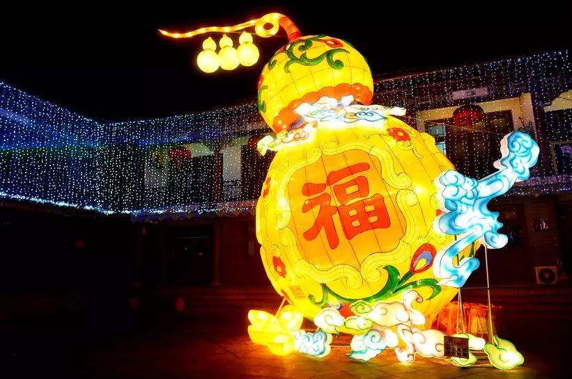 周村自贡灯会花灯点亮年味惊艳整个春节