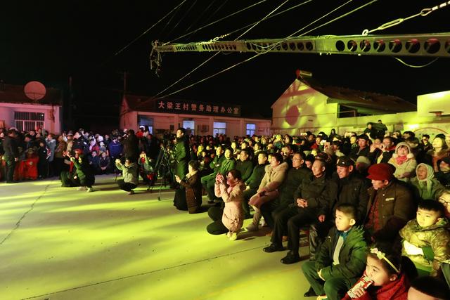 滨州市无棣县乡村春节联欢晚会锣鼓喧天热闹非凡别有一番风味