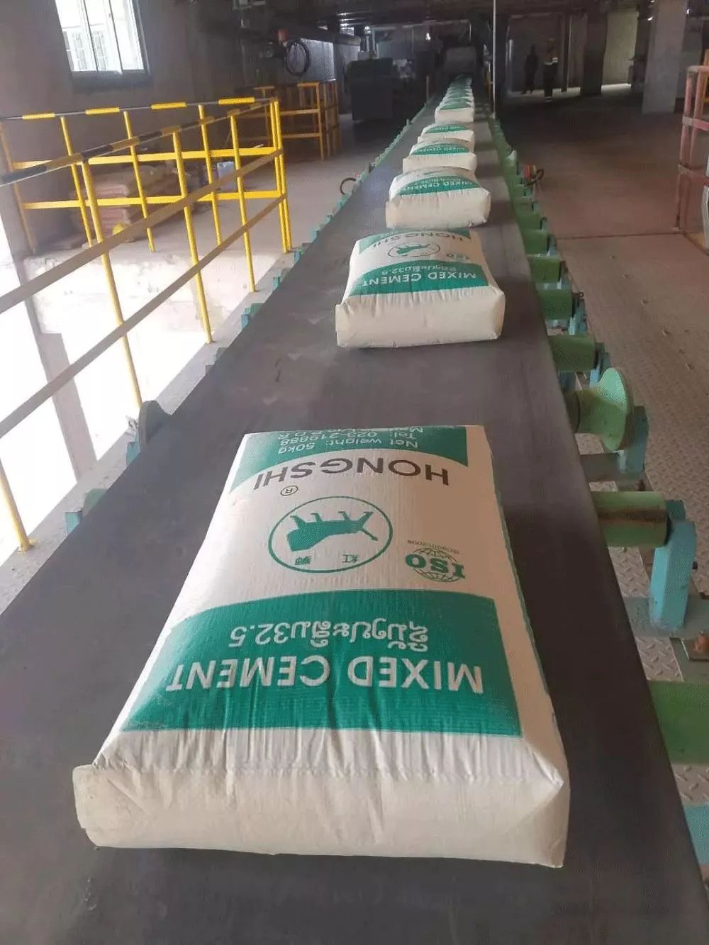 红狮水泥厂采矿产生的爆炸声和灰尘严重影响周围居民