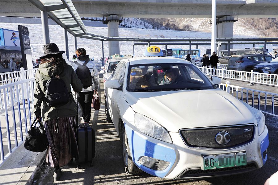 "欢迎来到冬奥小城" | 春节前夕体验崇礼eu300换电版出租车