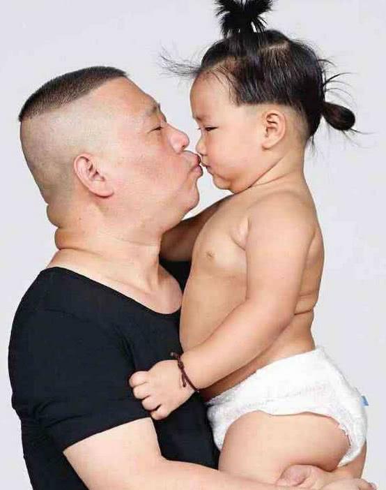 德云社掌门人不一定是郭麒麟郭德纲小儿子近照曝光基因强大