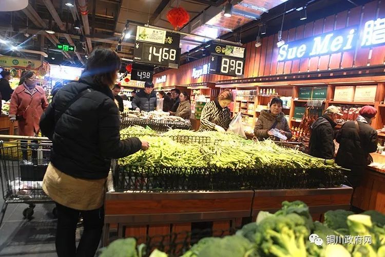 我市春节前向市场投放储备冻猪肉50吨