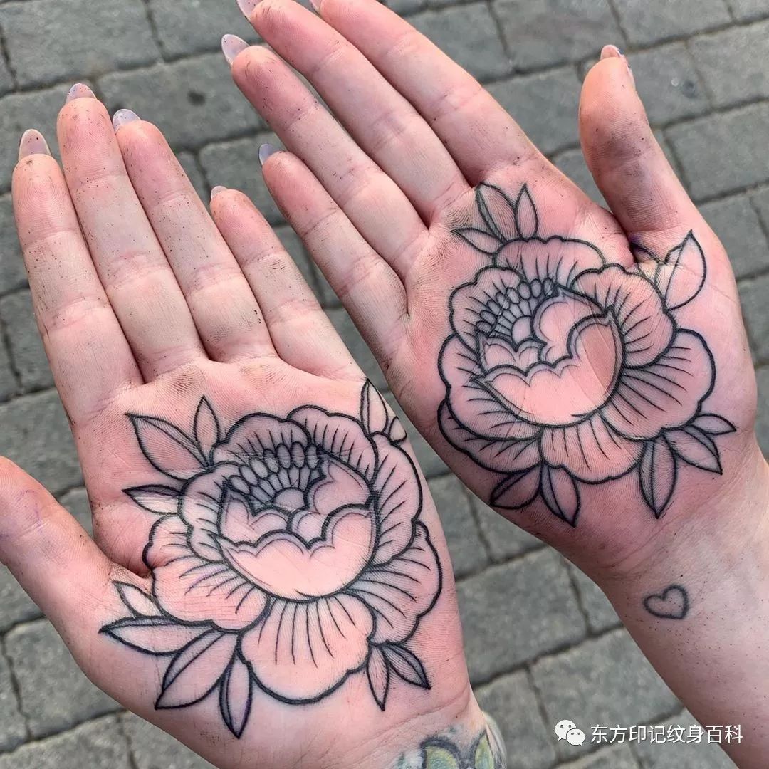 手心纹身对双方都是严峻的考验