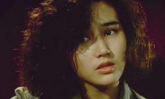 原创56岁柏安妮颜值崩塌颧骨突出面部下垂美貌巅峰曾与朱茵齐名