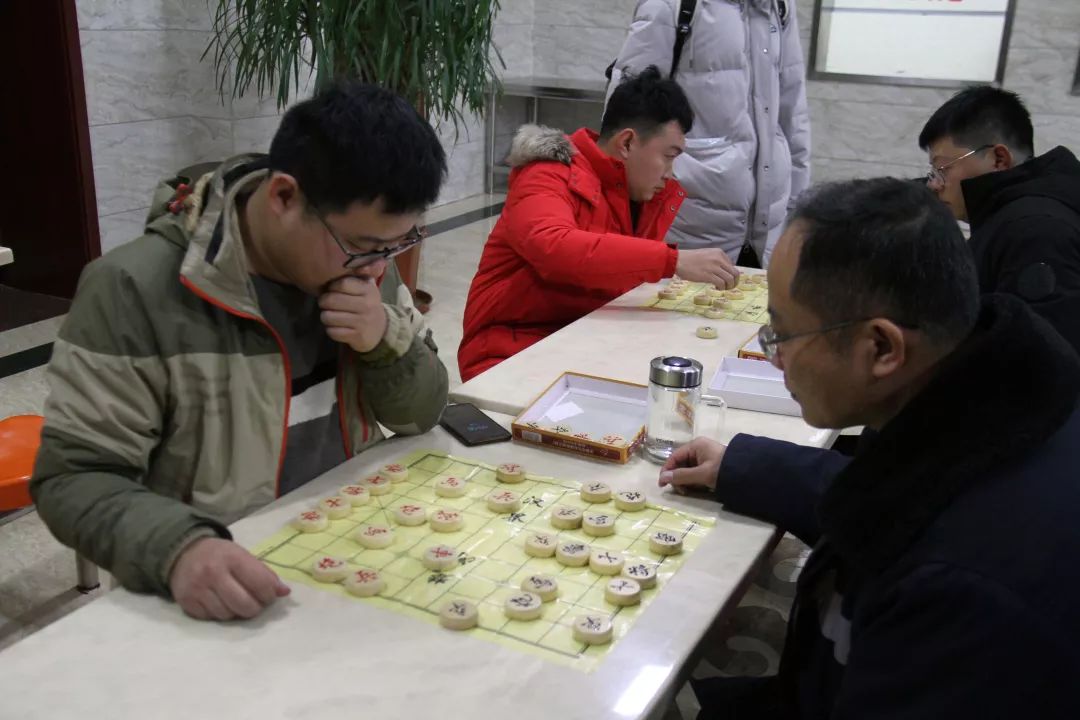 喜迎新春欢乐多流光溢彩年味足