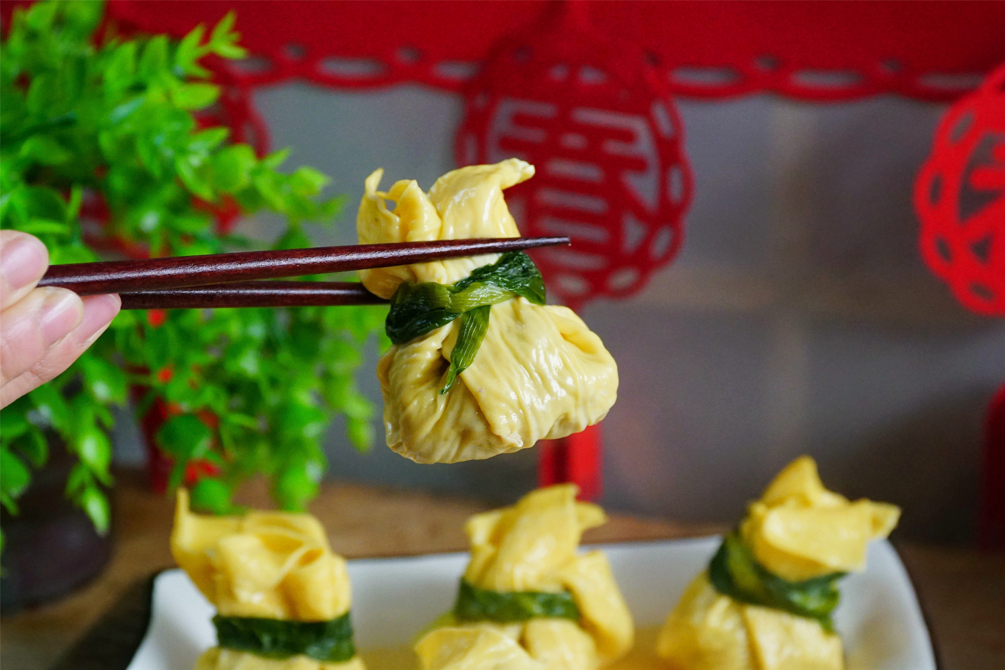 回湖北老家过年家人提前吃了年夜饭9个菜300元你看值不值