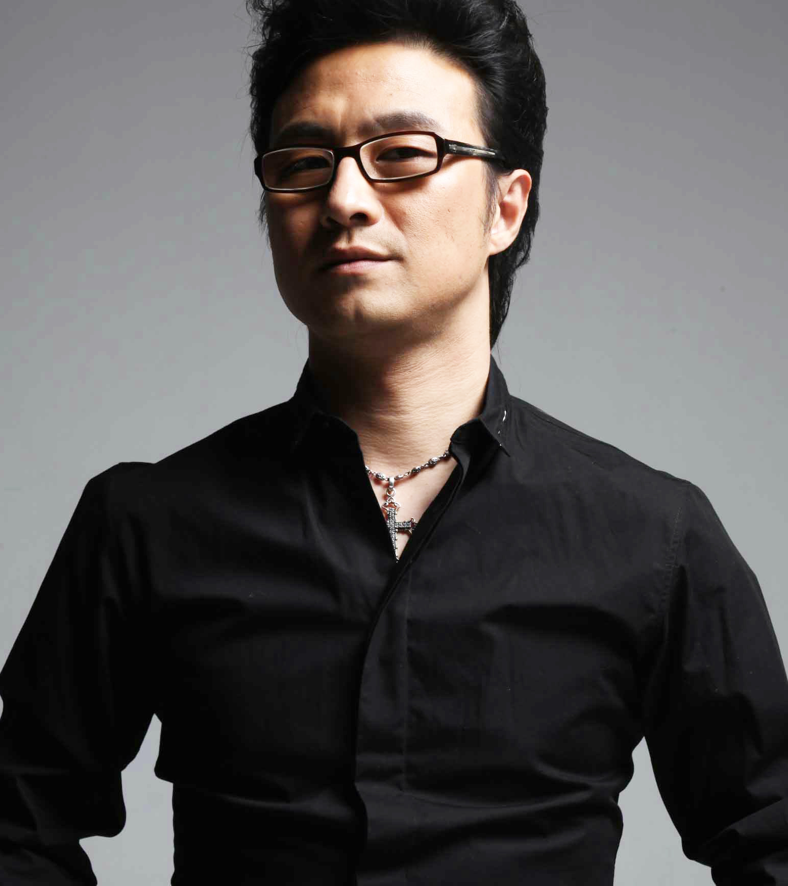 49岁汪峰得子婚姻步入正轨谈女儿结婚称不能接受