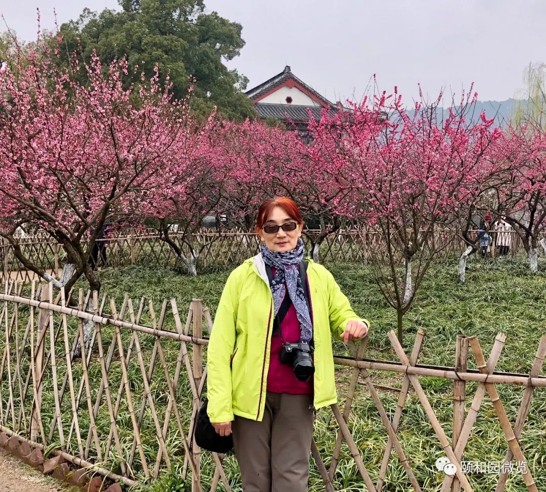 李方莹近照李方莹代表作:御苑仙侣李方莹代表作:雨燕啾声过六桥周奇文