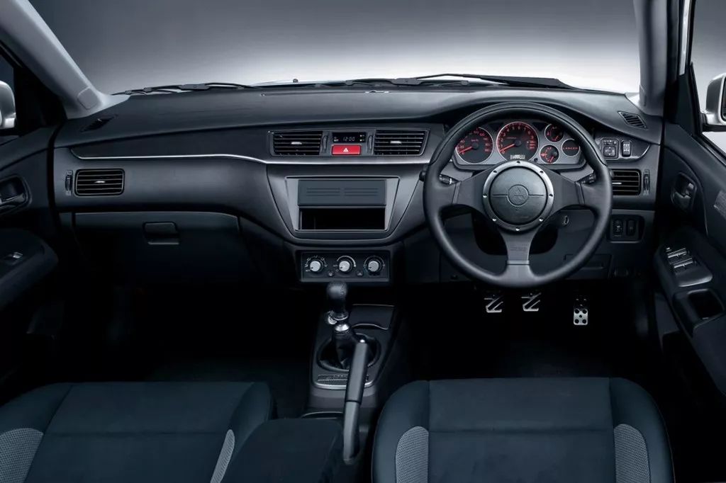 狂躁的瓦罐,1/64三菱evo9 wagon试玩