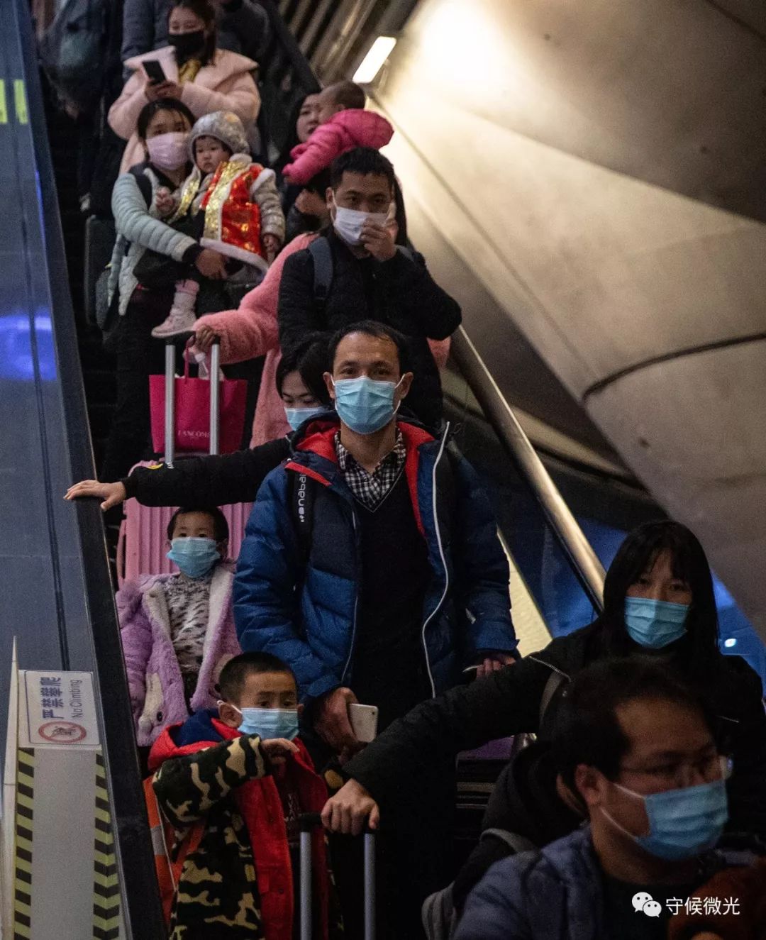 肺炎疫情中的人们