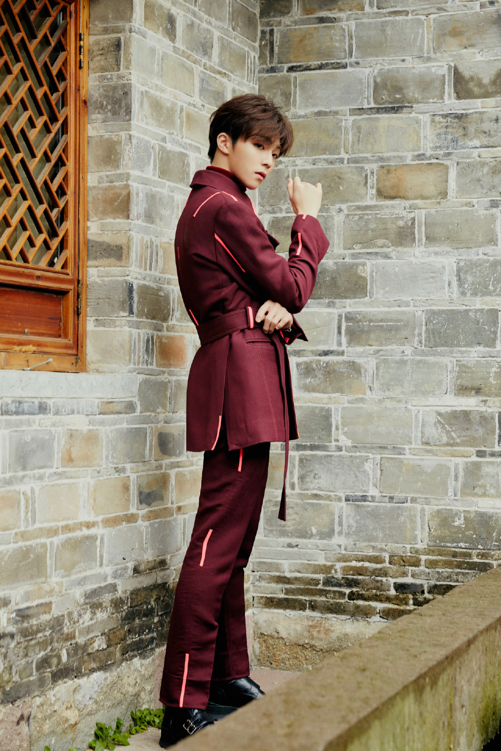 农农东西南北贺新春造型大片公开仪表堂堂的儒雅少年今晚与你共贺新春