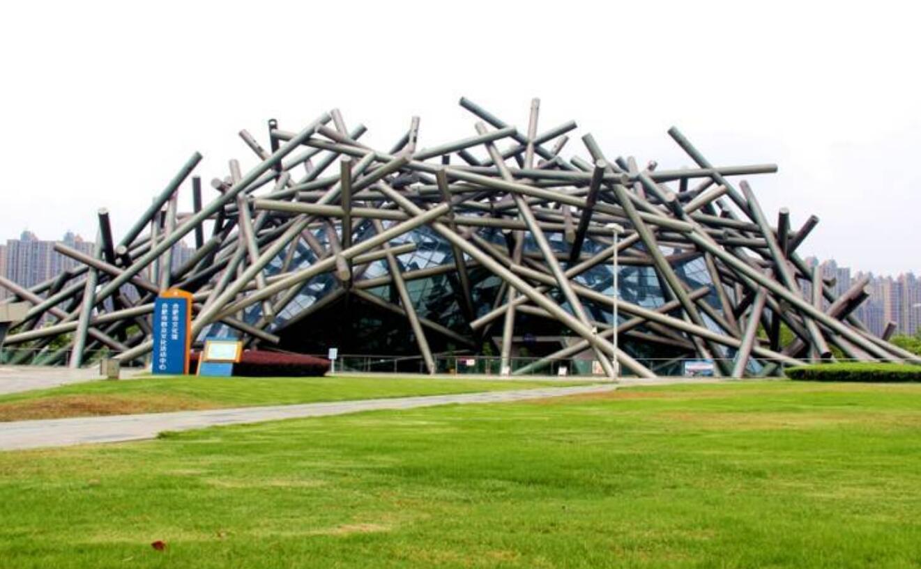 花费2亿模仿鸟巢,建成后像"垃圾堆",当地人:不如鸟搭的好_合肥市