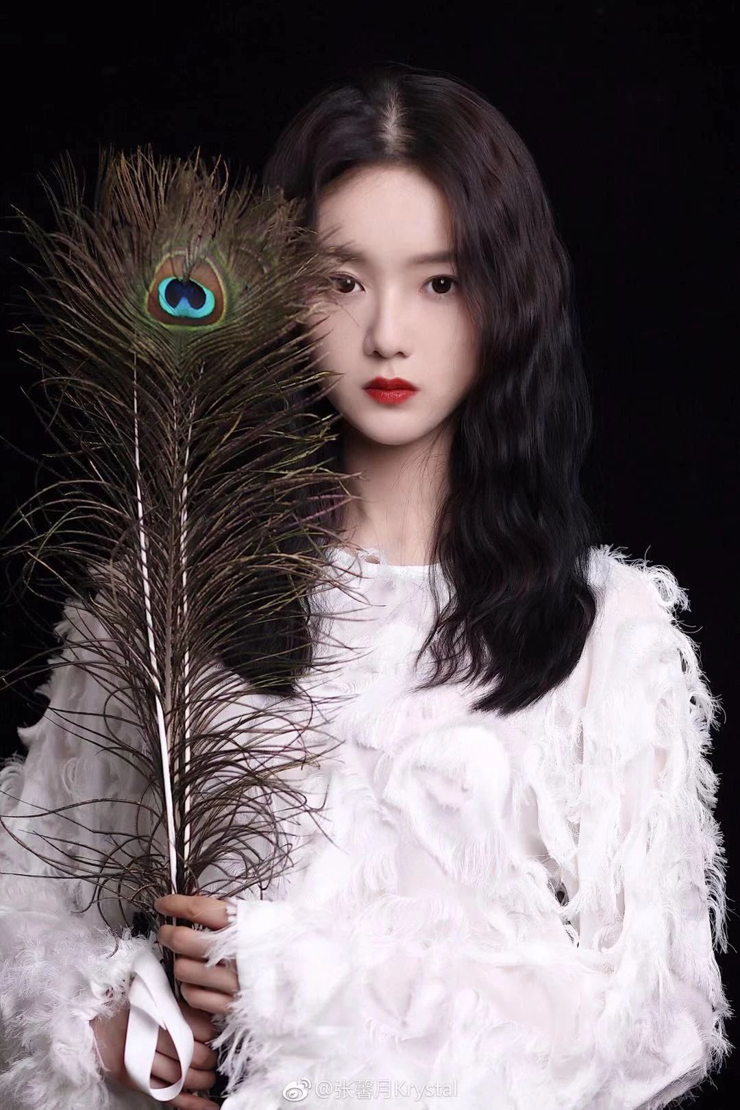 原创张馨月一年后终于换下创造101的置顶