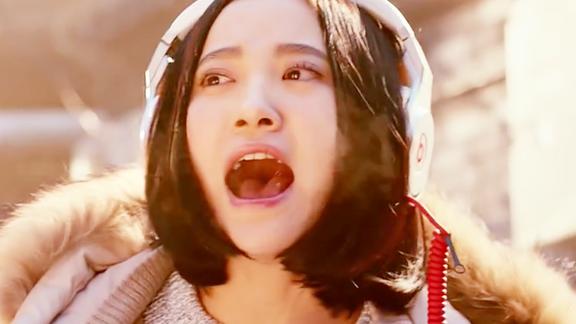 过年好这段太搞笑了朱莉这么好看一姑娘怎么是个傻子呢