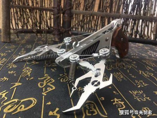 我国怪异的三款冷兵器其中一款现在还在用是特种兵专用武器