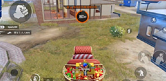 吃鸡玩家打开ss5冰封烈焰机瞄竟发现一对小翅膀玩家赚了