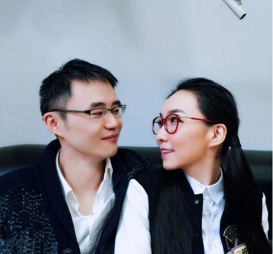 几个月后甚至开始清算当时支持过周玄毅前妻的辩手,这场狗血的家庭