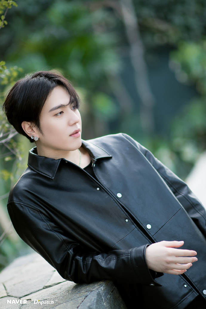 星闻皮衣金有谦帅气满分传说中的休假偶遇d社返图来啦