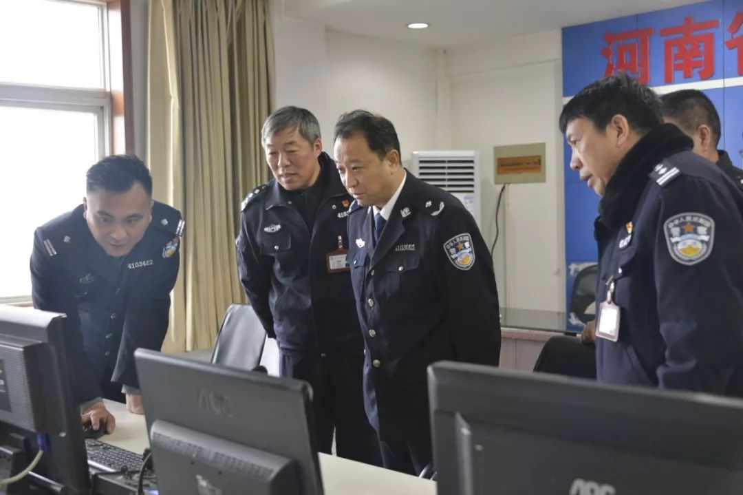 洛阳市司法局党组书记,局长白剑除夕慰问监狱戒毒单位干警