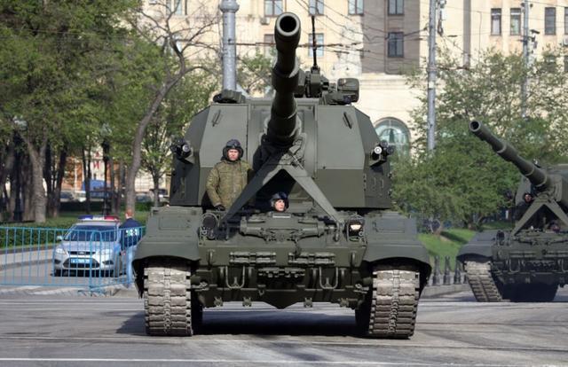 俄新一代自行火炮全自动装填无人炮塔射程超70公里