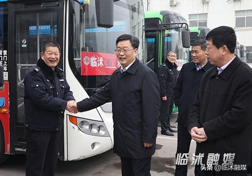 临沭县委书记刘飞走访慰问春节期间坚守岗位职工
