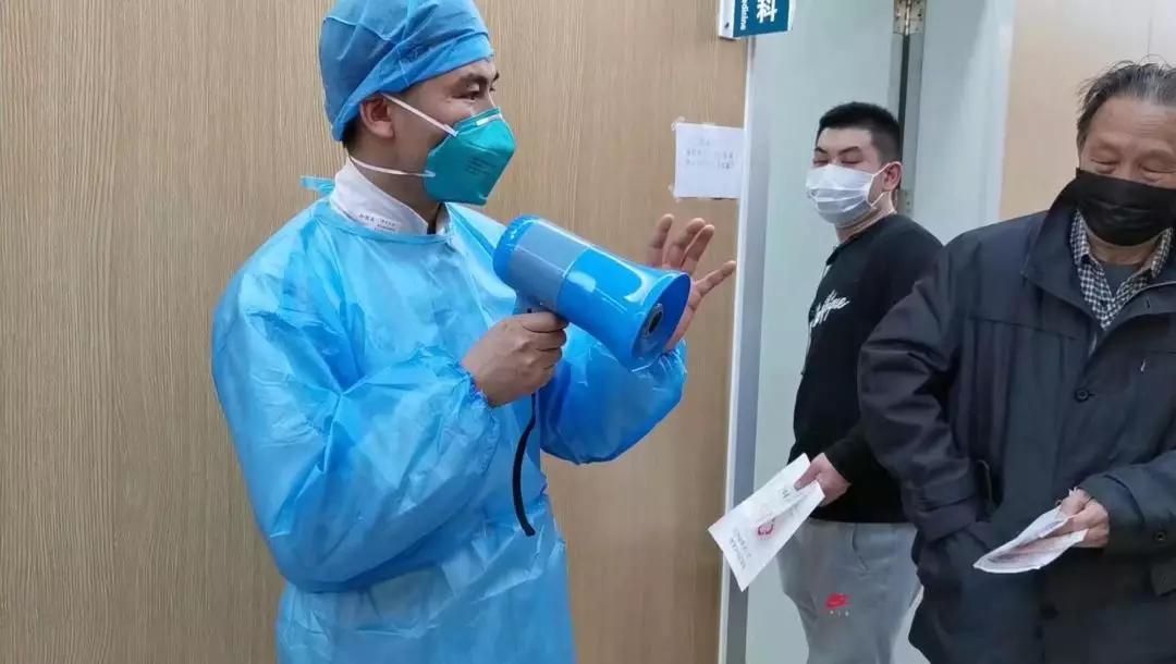 专家组副组长感染新冠肺炎竟在家里治愈了 看他是怎么做到的 _隔离