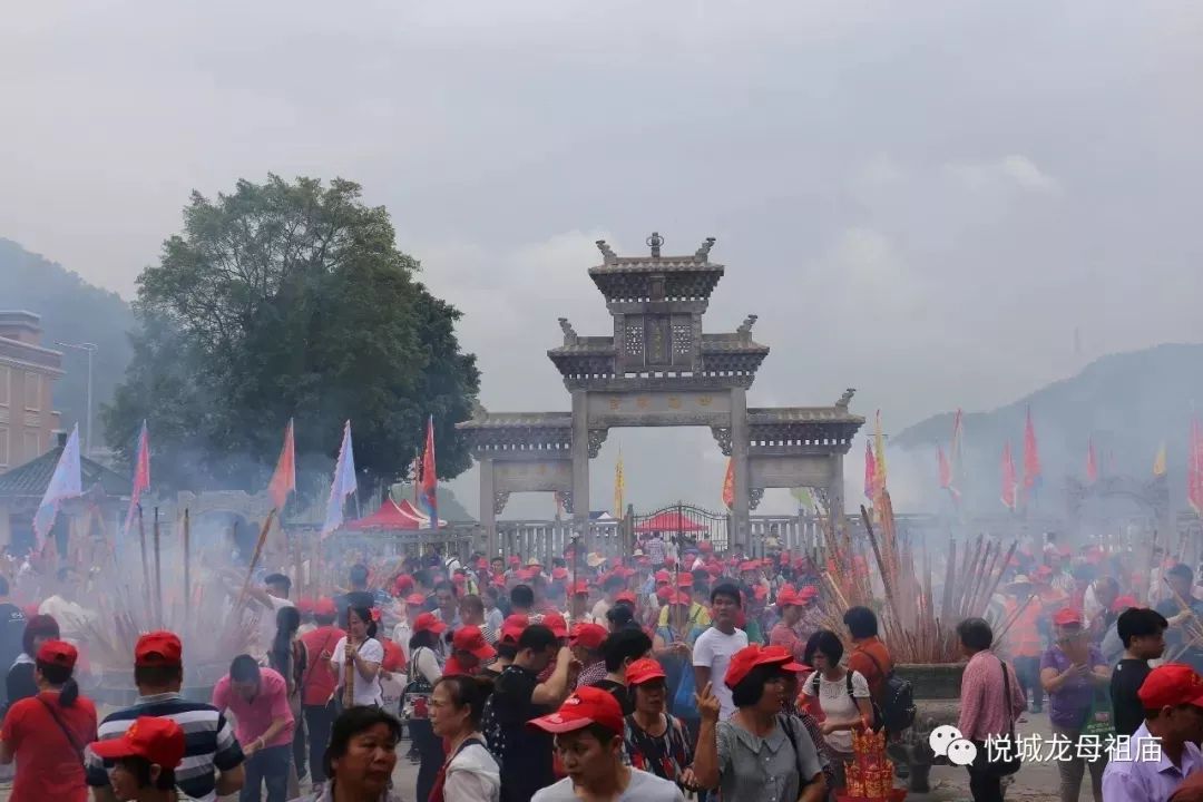 龙祖庙,白沙龙母庙,勒竹围天主教堂,端州区基督教堂,肇庆市城东清真寺
