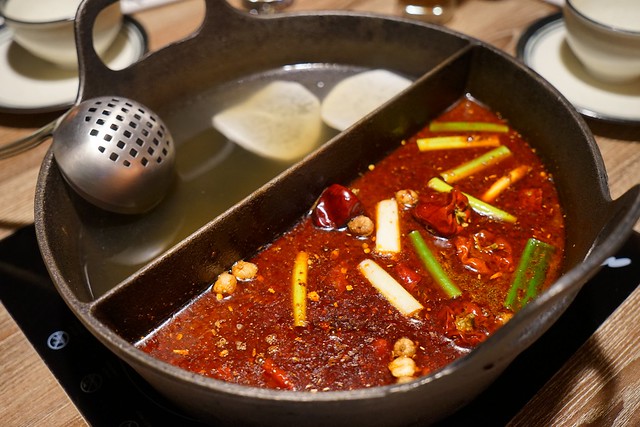 精致麻辣火锅各种进口牛肉及生猛海鲜好食材吃起来就是爽