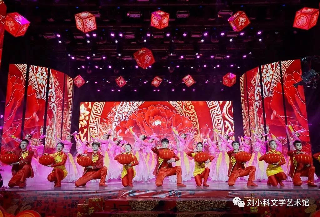 歌舞《团团圆圆大拜年》上篇万紫千红.