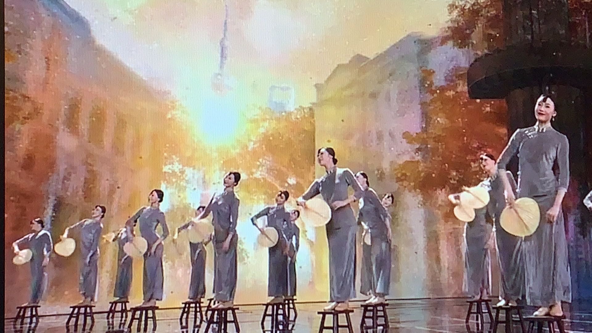 舞蹈《晨光曲》惊艳春晚舞台,呈现如诗如画的上海风情