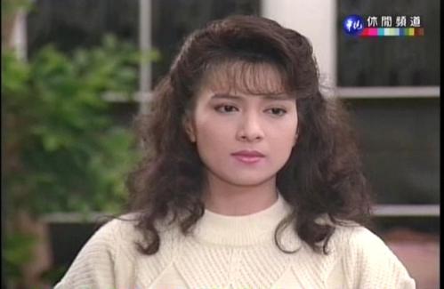 赵世光进入婚姻后,又与谭玉梅,程秀丽等人传过从甚密,何莉莉当年回应