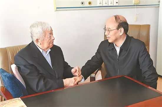 临近,中国石油集团公司领导戴厚良,徐文荣,刘跃珍,吕波,焦方正,徐吉明